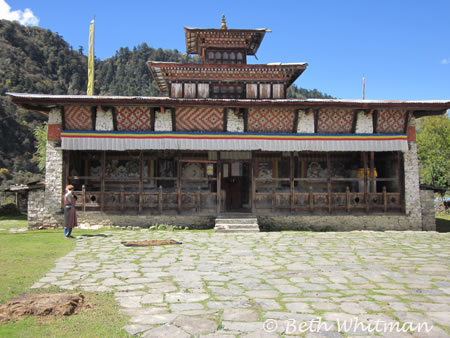 Dzong in Sakten