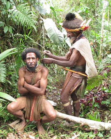 Huli men