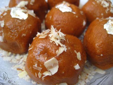 Besan Laddu