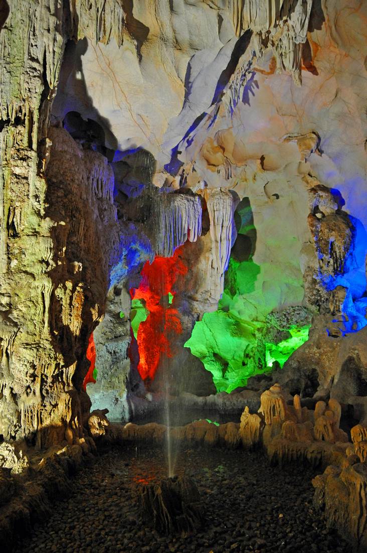 Thien Cung Grotto